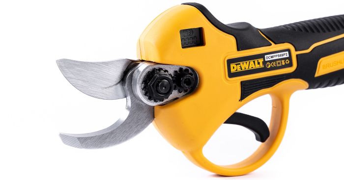 Секатор акумуляторний DeWalt DCMPPS69P2 (36V, 5Ah) Безщітковий АКБ секатор Девольт для гілок і кущів