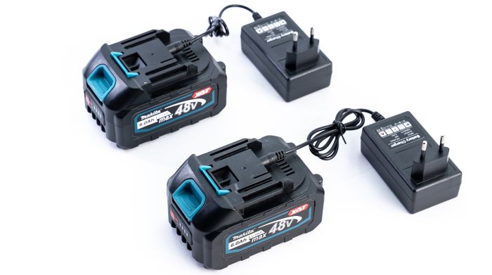 Акумуляторна пила Makita DUC360Z (48V, 6 Ah) Безщіткова пила Макіта із шиною 40 см і з безключовим натягуванням